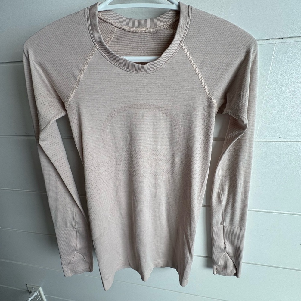 lululemon athletica Long Sleeve Tee in Light Taupe